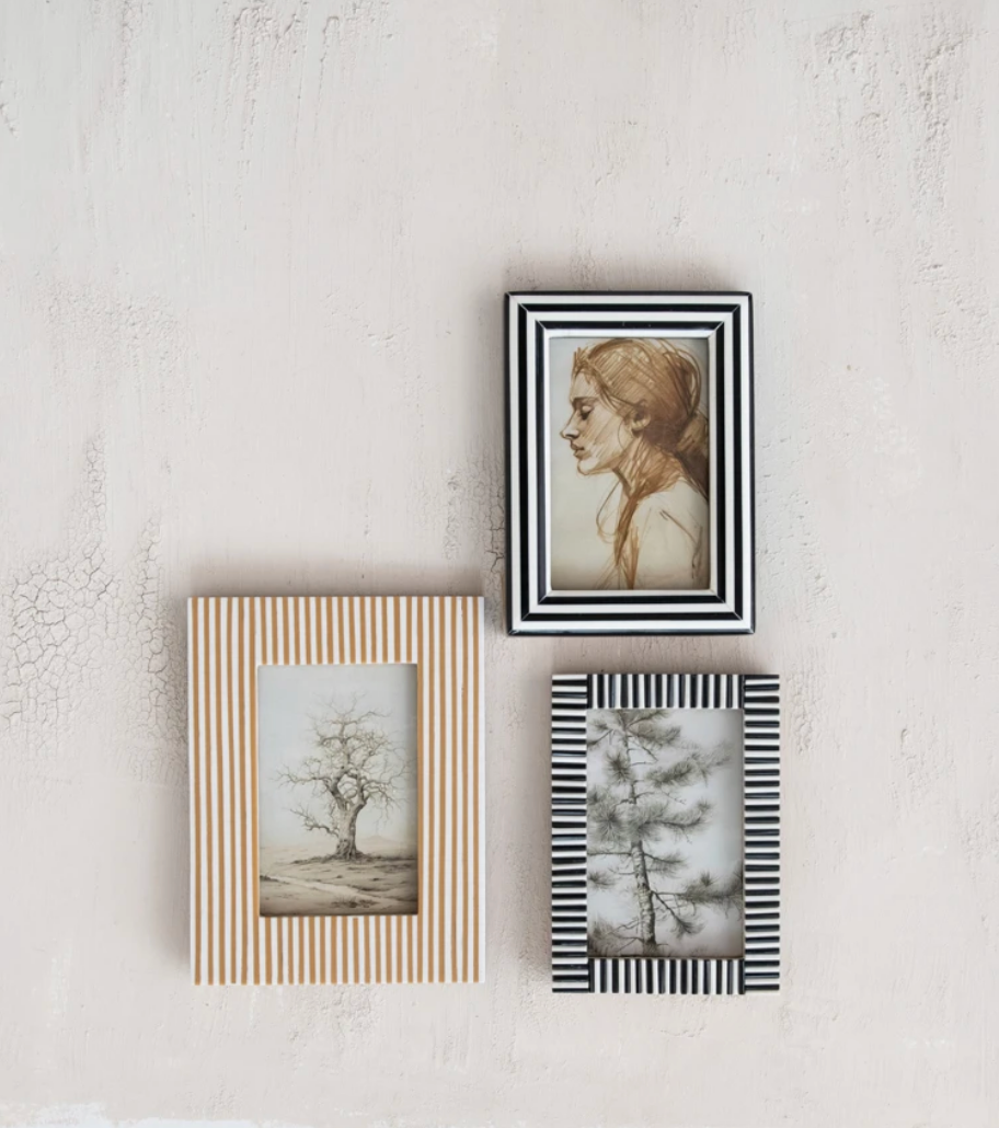 Striped Photo Frame, Black & White (Holds 4" x 6" Photo)