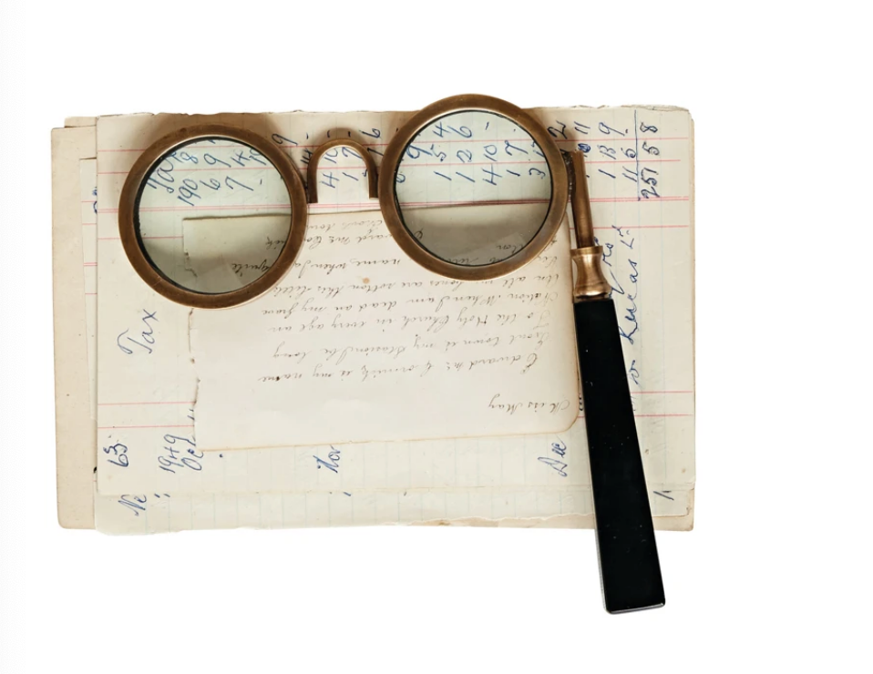 Spectacle Magnifying Glass