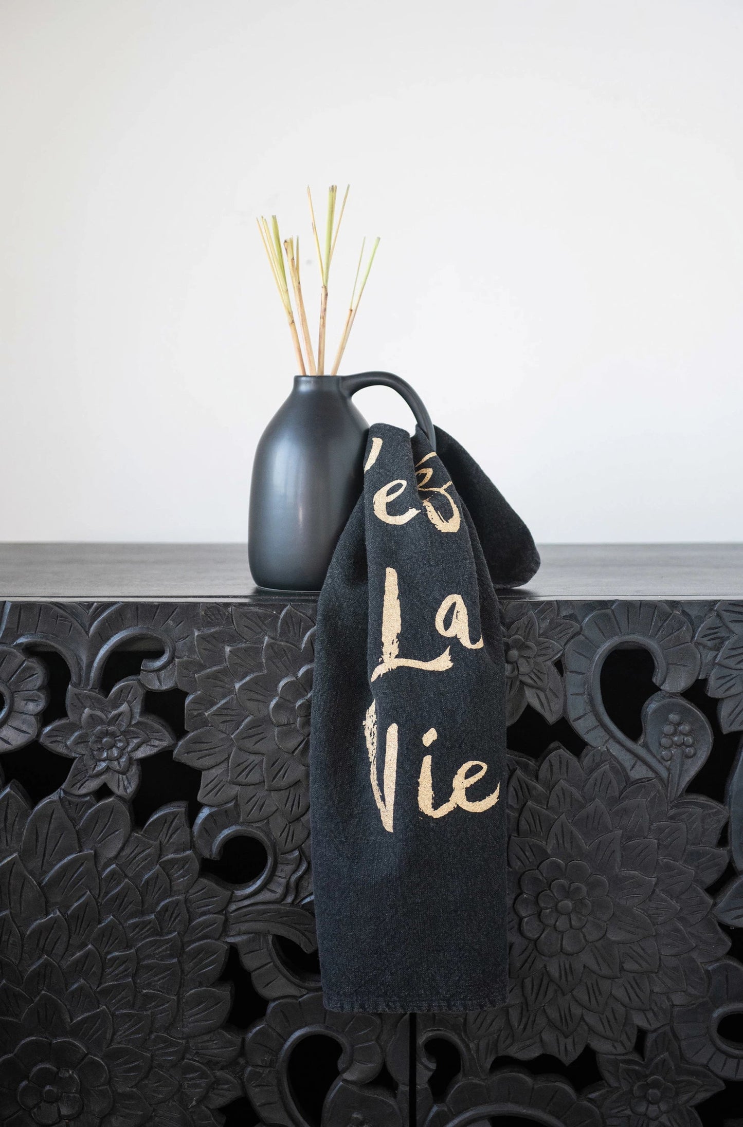 Cotton Tea Towel with Gold Foil "C'est La Vie!"